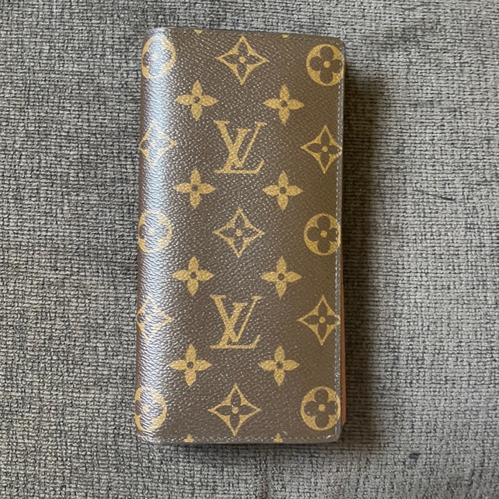Louis Vuitton Brazza Monogram wallet